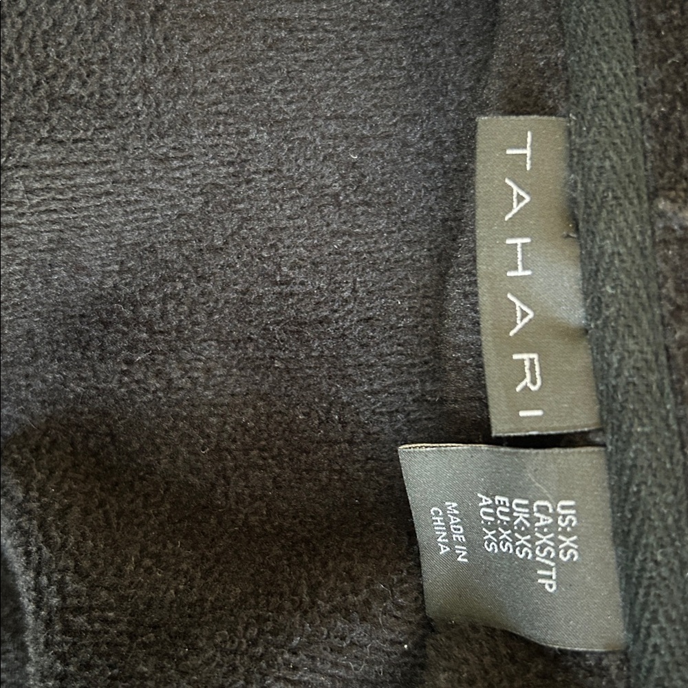 Tahari Black Tunic Sweatshirt Size XS - Picture 4 of 5